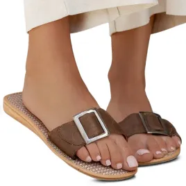 klapki-damskie-z-klamra-brazowe-lekkie-38