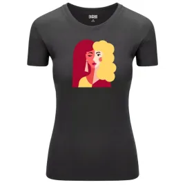 koszulka-damska-t-shirt-z-abstrakcyjnym-nadrukiem-portretu-dwoch-kobiet-s