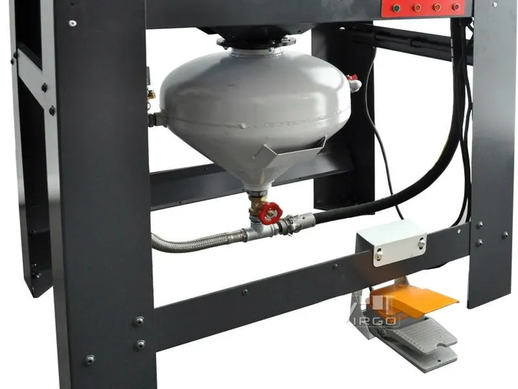 piaskarka-kabinowa-90l-stan-nowy-marka-yato