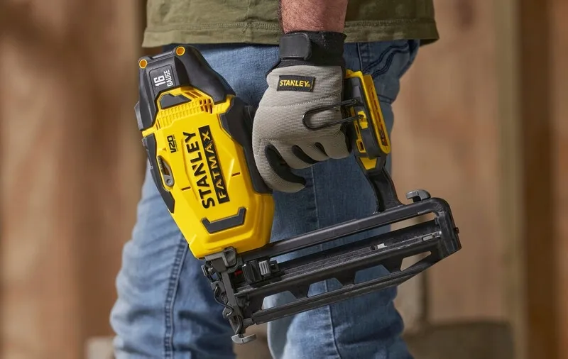 gwozdziarka-akumulatorowa-v20-18v-0-ah