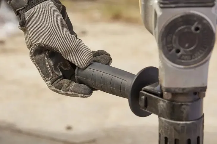 mlot-udarowy-sds-max-1010w-waga-urzadzenia-6-1-kg