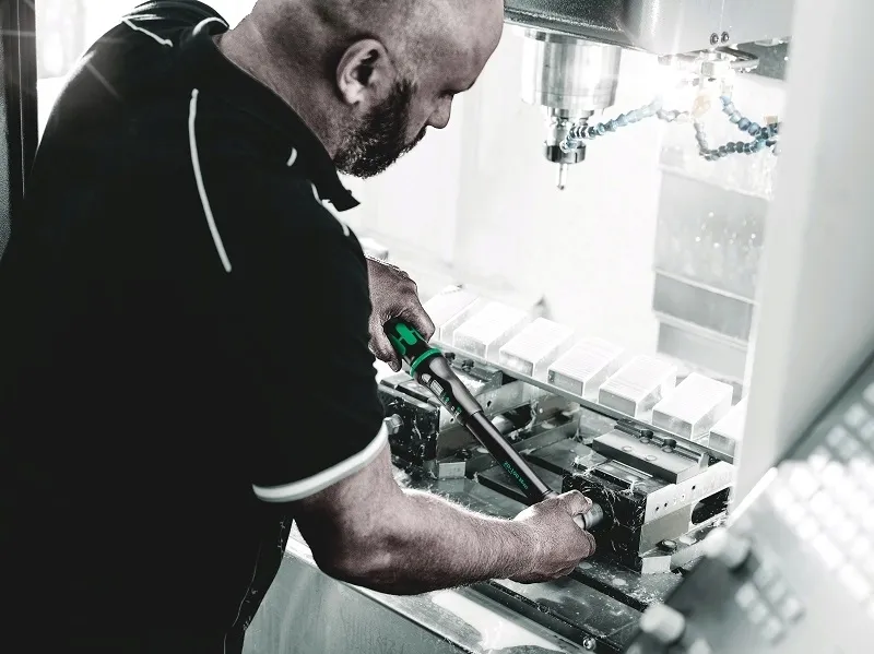 klucz-dynamometryczny-1-2-20-100nm