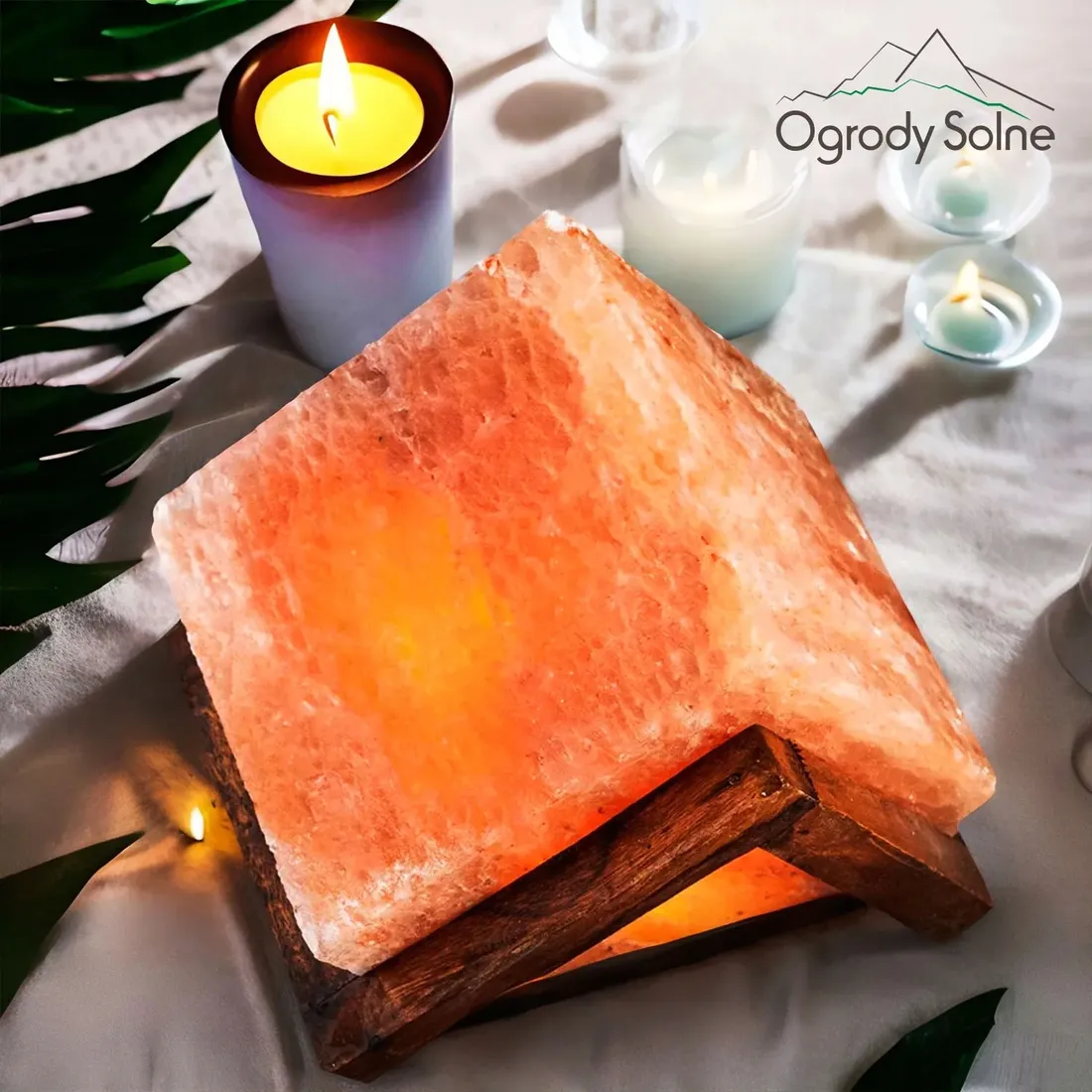 lampa-solna-szescian-na-drewnianej-podstawce-z-soli-himalajskiej-naturalna