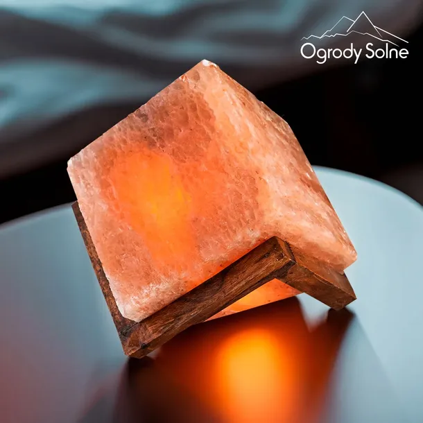 lampa-solna-szescian-na-drewnianej-podstawce-z-soli-himalajskiej-naturalna-informacje-dodatkowe-zarowki-w-zestawie