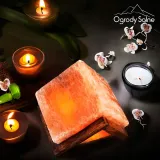 lampa-solna-szescian-na-drewnianej-podstawce-z-soli-himalajskiej-naturalna-zawiera-baterie-nie