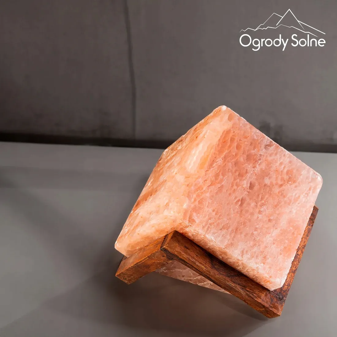 lampa-solna-szescian-na-drewnianej-podstawce-z-soli-himalajskiej-naturalna-stan-nowy