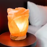 lampa-solna-na-biurko-lampka-z-soli-naturalna-kwiatek-roza-3kg-na-prezent