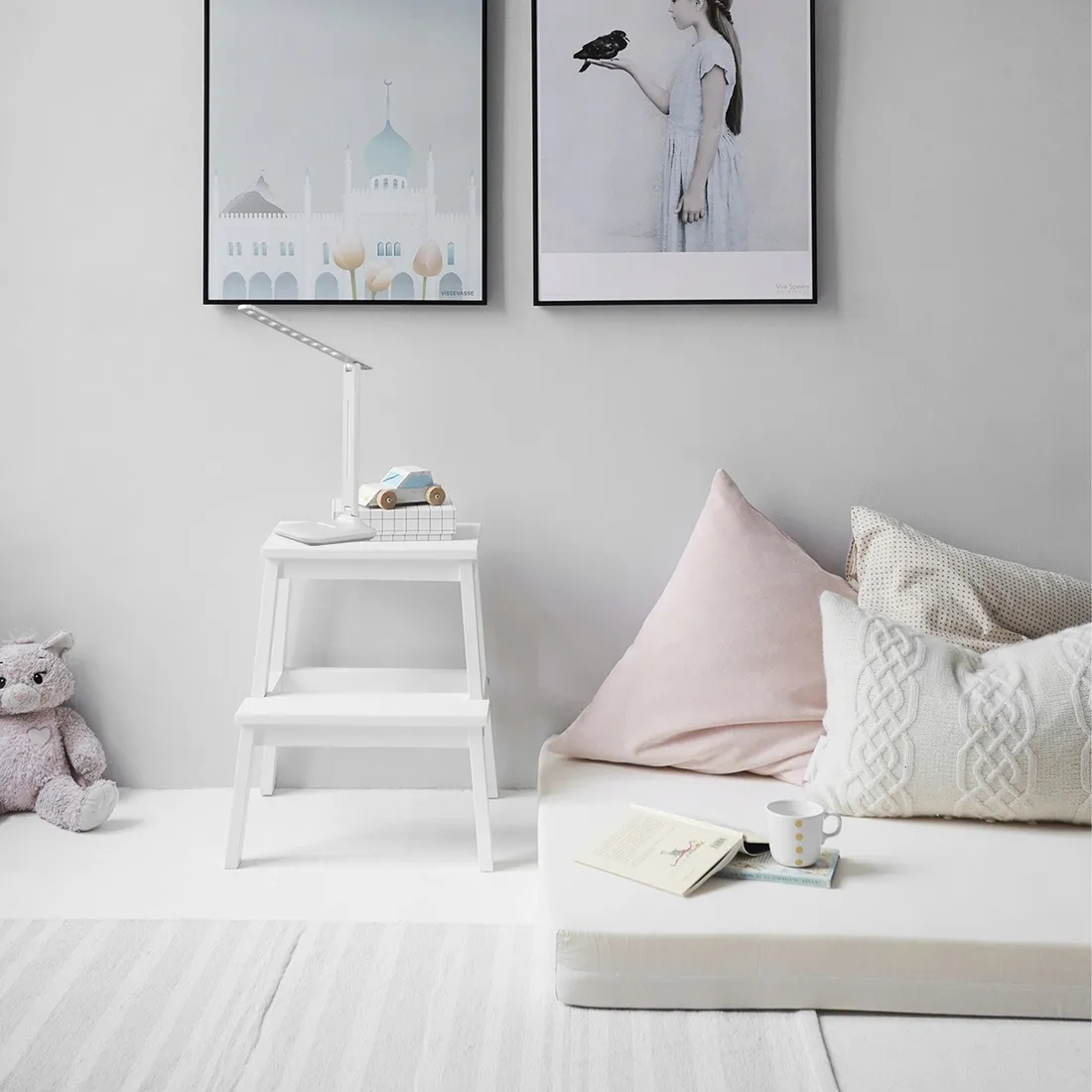 lampka-led-nocna-biurkowa-szkolna-kreslarska-na-biurko-lampa-uchwyt-na-tel-stan-nowy