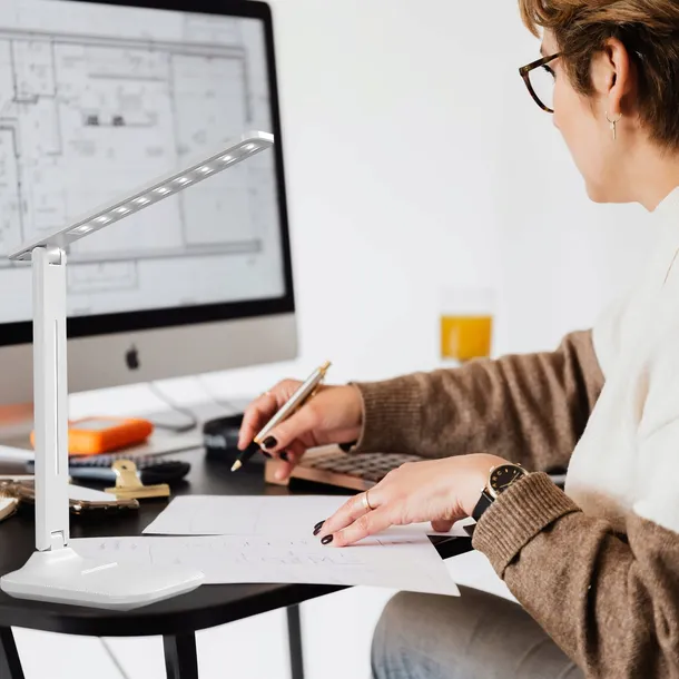 lampka-led-nocna-biurkowa-szkolna-kreslarska-na-biurko-lampa-uchwyt-na-tel-marka-retoo