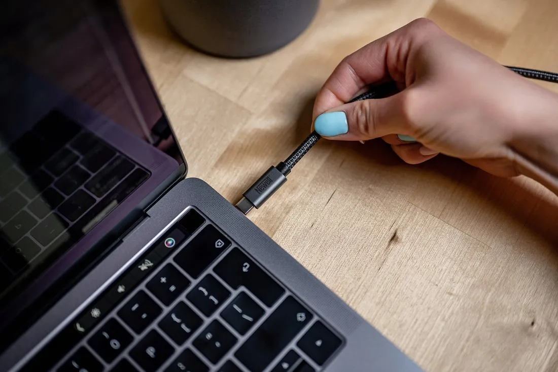 kabel-newell-usb-c-usb-c-3-2-gen-2-2-m-stan-nowy