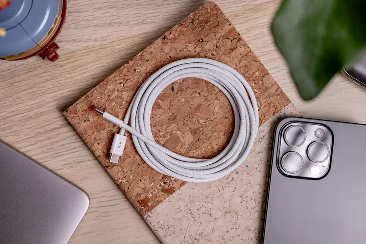 kabel-newell-usb-c-usb-c-60-w-2-m-bialy-stan-nowy-kod-producenta-n-usb-c-usb-c-60w