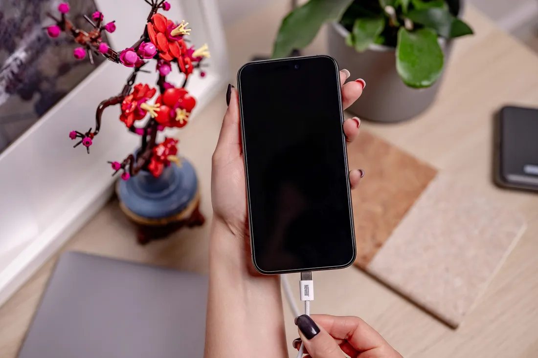 kabel-newell-usb-c-usb-c-60-w-2-m-bialy