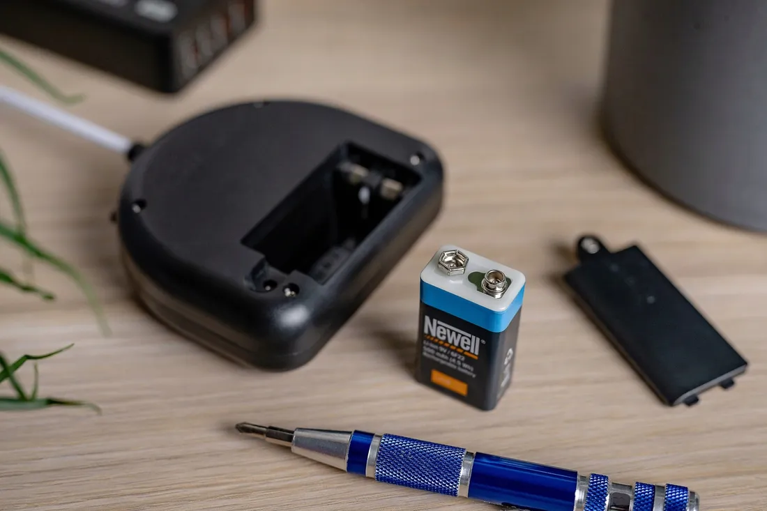 akumulator-newell-9-v-usb-c-500-mah-stan-nowy