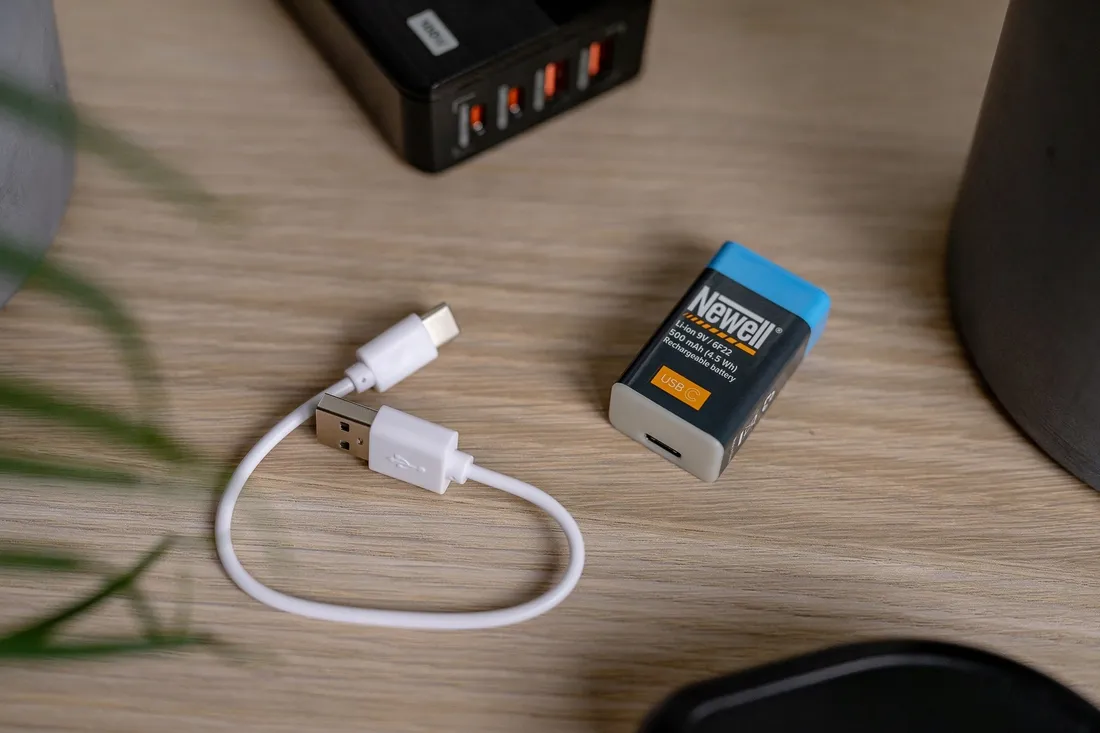 akumulator-newell-9-v-usb-c-500-mah-stan-nowy