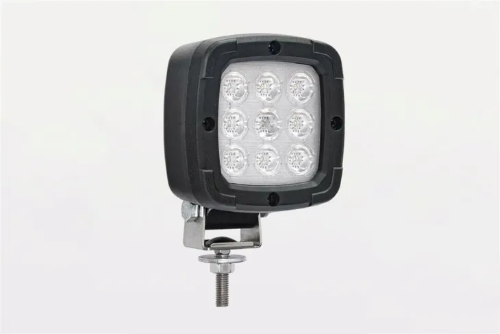 lampa-robocza-12-24v-ft-036-strumien-swietlny-1800-lm