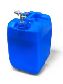 kanister-na-wode-niebieski-plastikowy-z-kranikiem-w-nakretce-20-l