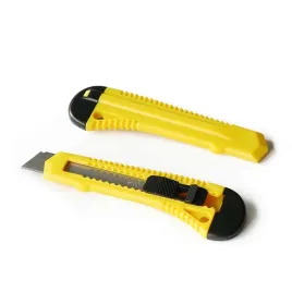 noz-do-tapet-z-ostrzem-lamanym-18mm