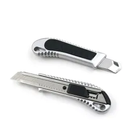 noz-do-tapet-metalowy-18mm