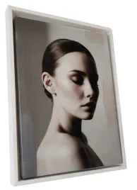 fotocanvas-na-plotnie-z-twoim-zdjeciem-w-bialej-ramie-l-60x90-obraz-portret