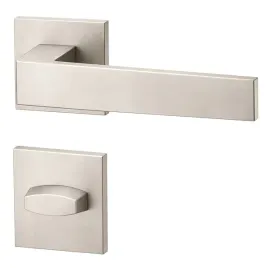 klamka-drzwiowa-kwadro-nikiel-szczotkowany-rozety-wc-slim-premium
