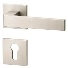 klamka-drzwiowa-kwadro-nikiel-szczotkowany-rozety-wb-slim-premium