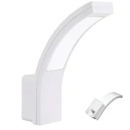 kinkiet-spot-10w-700lm-bialy-przed-garaz-podjazd-na-elewacje