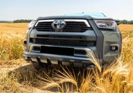 orurowanie-przednie-toyota-hilux-2021-76mm-czarne