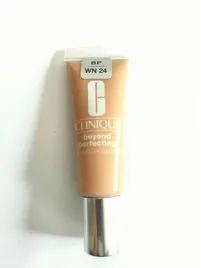 clinique-beyond-perfecting-foundation-wn-24-cork-10ml