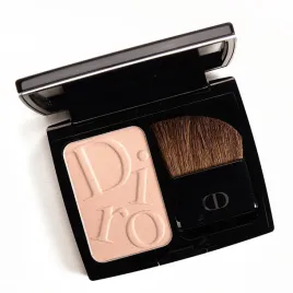 dior-diorskin-nude-illuminating-powder-001-cosmopolite
