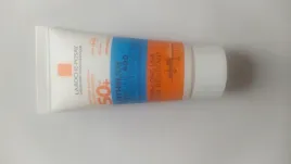 la-roche-posay-anthelios-uv-mune-spf50-invisible-fluid-pediatrics-15ml