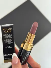 chanel-rouge-coco-lip-colour-pomadka-134-edimbourg