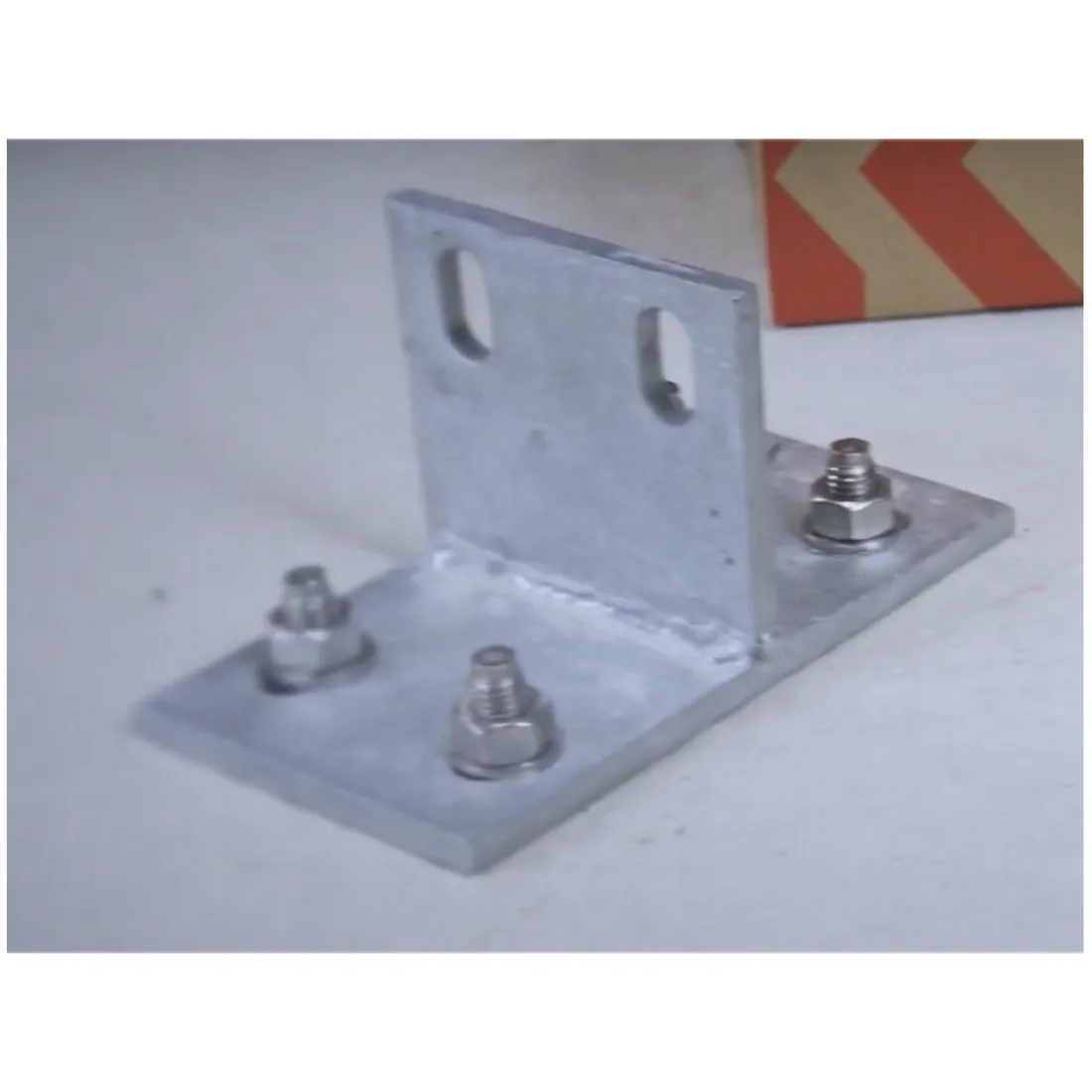 kotwa-stalowa-wbijana-do-betonu-m10x135-mechaniczna-ekspresowa-le-zn-25-szt-stan-nowy