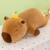 maskotka-z-kocem-poduszka-pluszak-kapibara-3w1-55-cm-duza-przytulanka-koc-material-tkanina