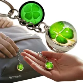 brelok-czterolistna-koniczyna-luck-na-szczescie-swieci-koniczyna-kulka