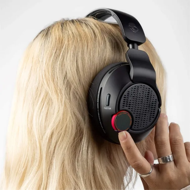 skullcandy-crusher-plyr-720-wireless-univ-model-crusher-plyr-720