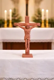 drewniany-krucyfiks-stojacy-ozdoba-jezusa-religijna-na-krzyzu-25cm