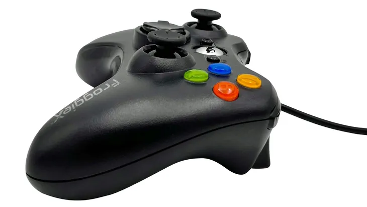 pad-przewodowy-froggiex-do-xbox-360-i-pc-dualshock-kontroler-usb-2m-stan-nowy-kolor-czarny