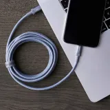 amazon-basics-kabel-usb-c-lightning-do-ladowania-do-iphone-mfi-18m-szary