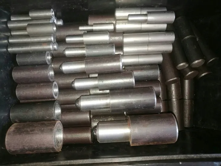 zawias-toczony-40-140mm-srednica-gwintu-1-mm
