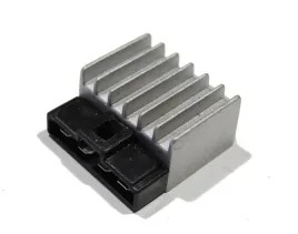 regulator-napiecia-gy6-139-qma-qmb-4-piny-skuter-4t-junak-romet-zipp-quest
