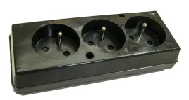gniazdo-trzykrotne-rozbieralne-3x2p-z-gn-370-czarne-230v