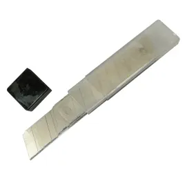 ostrze-lamane-wymienne-18mm-10szt-led-sufit