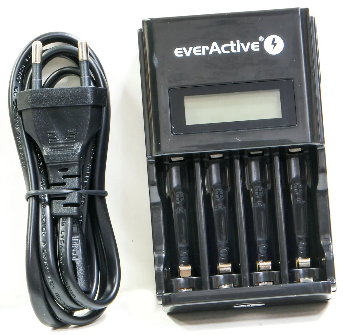 ladowarka-akumulatorow-everactive-4x-r6-aa-r03-aaa