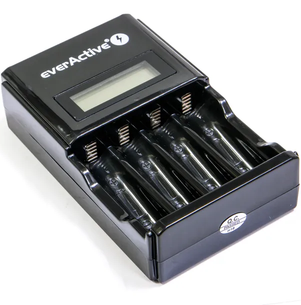 ladowarka-akumulatorow-everactive-4x-r6-aa-r03-aaa-marka-ml