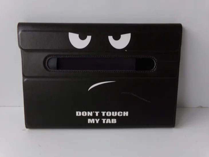 etui-do-tableta-pokrowiec-don-t-touch