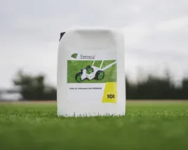 farba-do-trawy-do-malowania-lini-biala-na-boiska-pilkarskie-emeralld-15kg