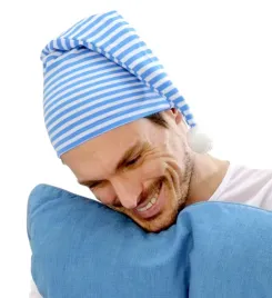 czapka-z-pomponem-spiocha-szlafmyca-do-spania