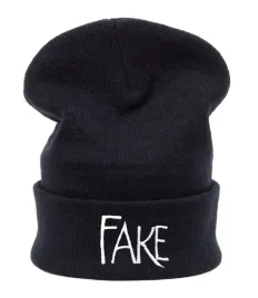 zimowa-czapka-beanie-ciepla-fake-haft