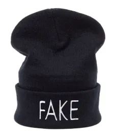 zimowa-czapka-beanie-ciepla-fake-haft