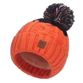 zimowa-czapka-ciepla-pompon-podszewka-polar-dizzy